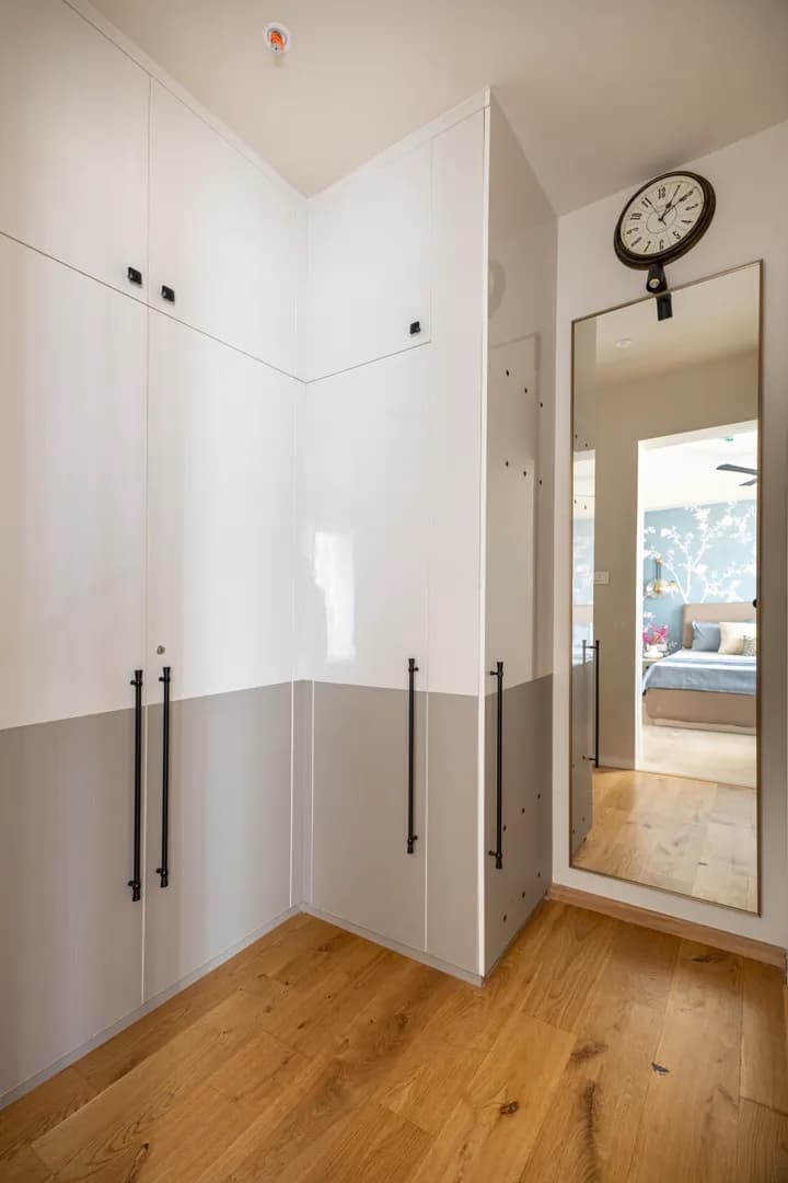 Wardrobes Detail 2